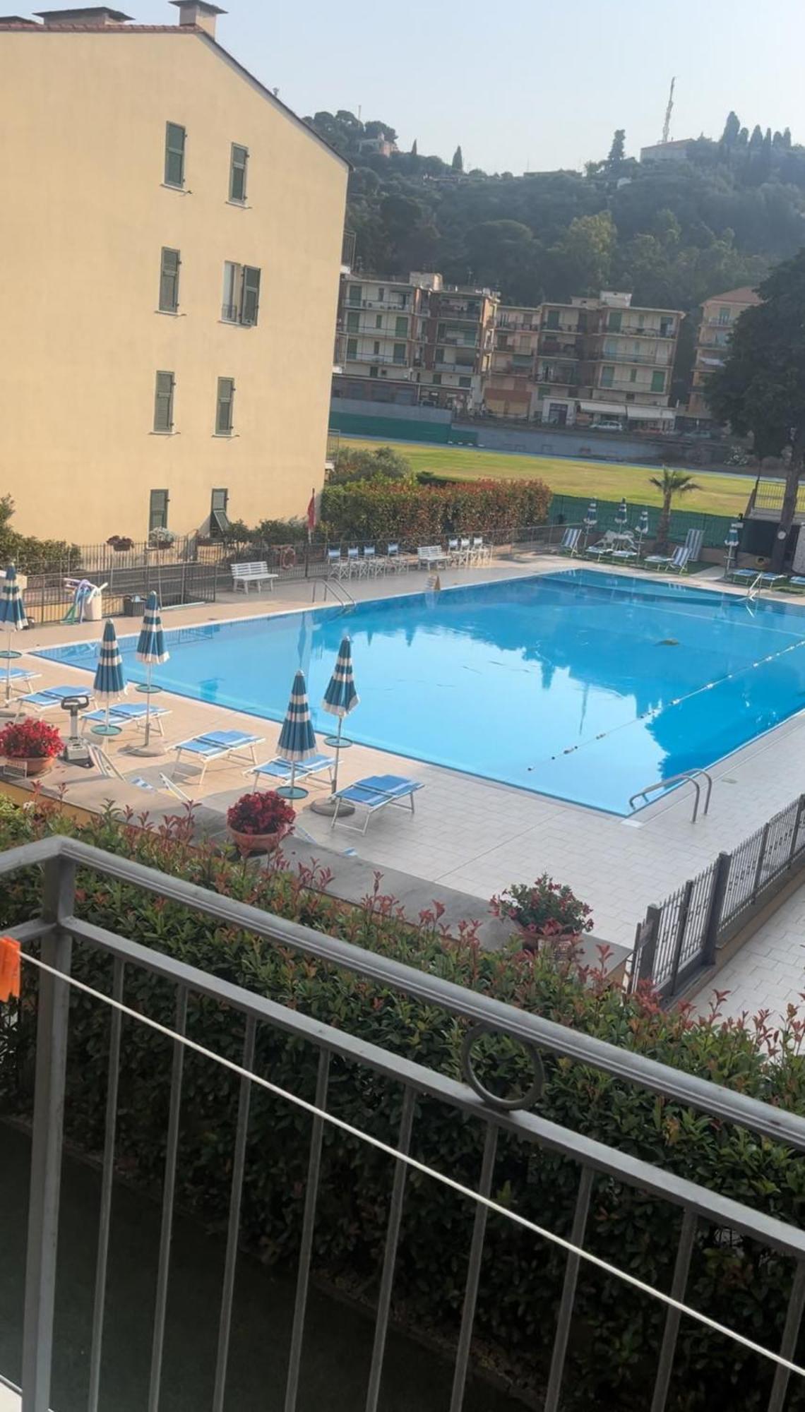 Studio Mer Piscine Cala Di Sole Imperia Italie Mono Locale Une Seule Piece Bagian luar foto